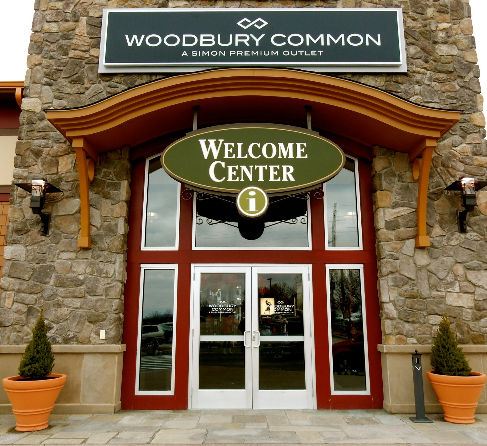 Hudson River Valley, NY: Visit Country&#39;s Oldest Winery and Buy Discounted Designer Goods ...