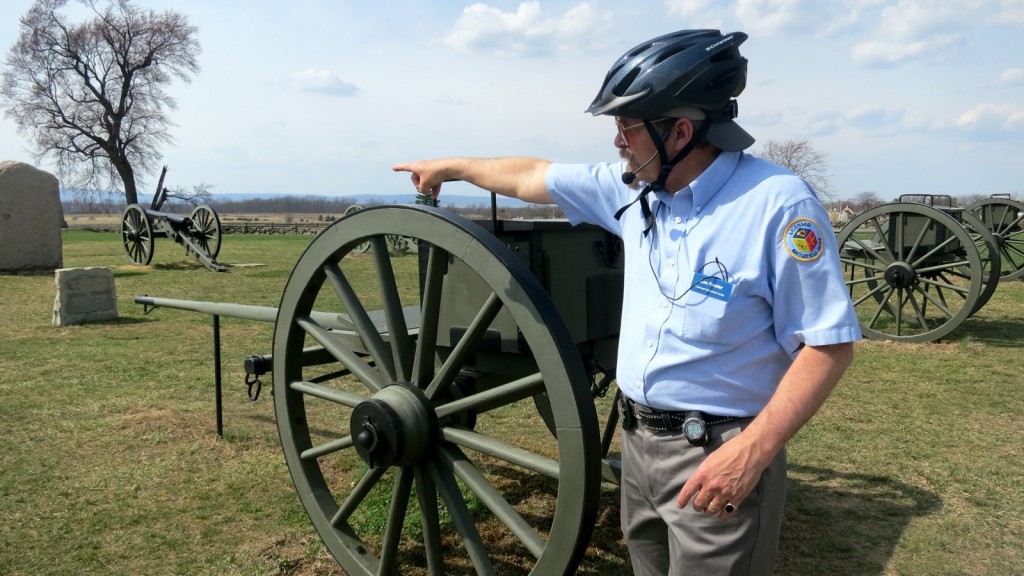 Gettysburg Battlefield guide pointing out troop movements. Gettysburg National Monument, Gettysburg, PA #MyGettysburg #FindYourPark @GetawayMavens