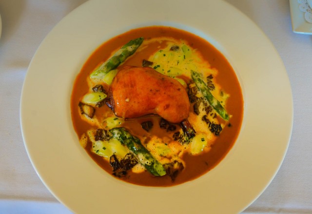 Chicken legs stuffed with morels