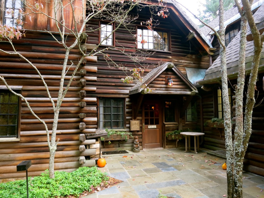 Main Entrance, Lodges at Glendorn