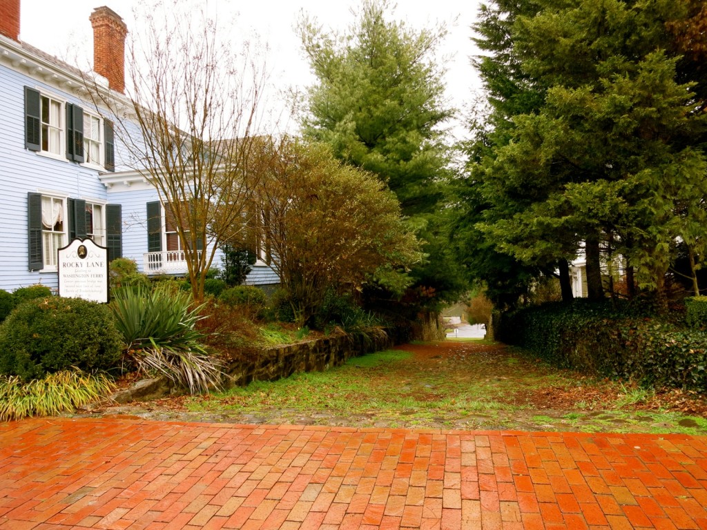 Rocky Lane leads to Washington's Ferry on the Rappahonock River