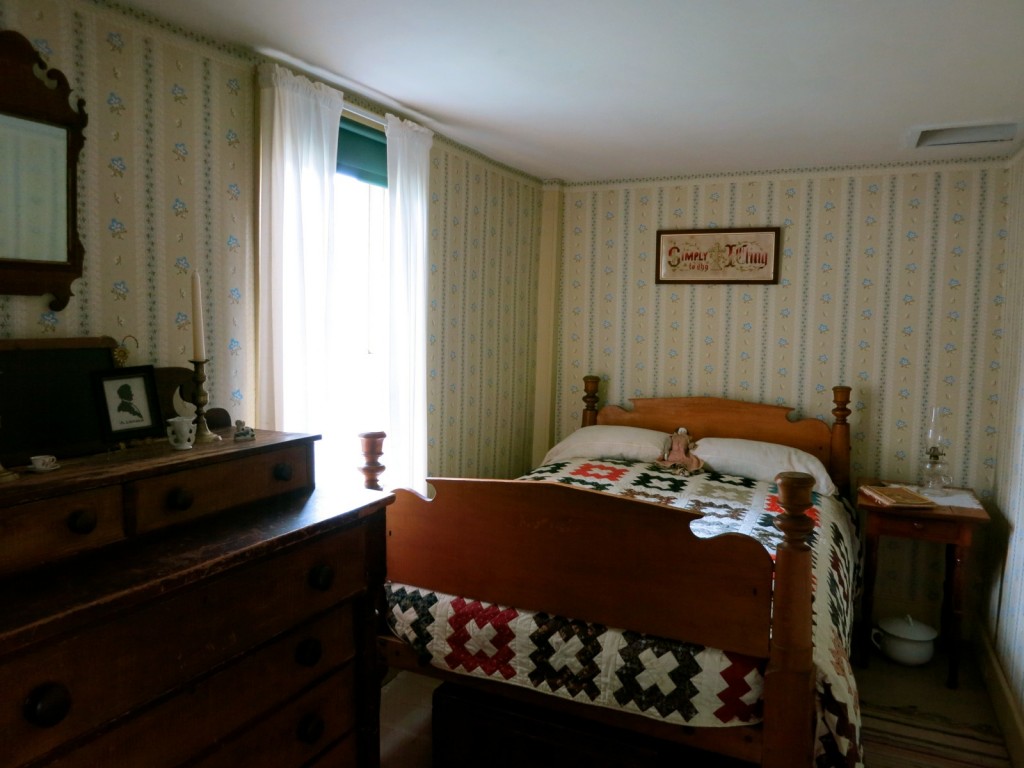 Coolidge Birth Bed