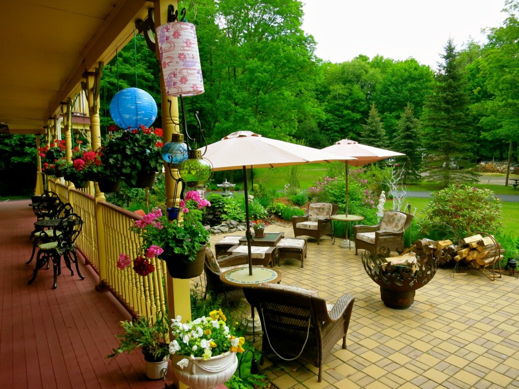 Fairlawn Inn Patio, Hunter NY