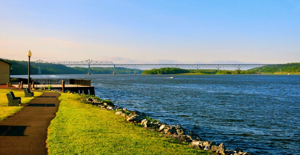 hudson river from catskill ny