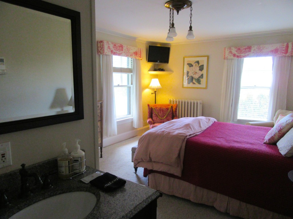 Room, Oxford House Inn, Fryeburg, ME