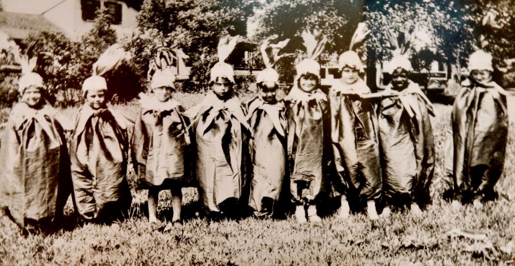 Wethersfield CT children dressed as onions