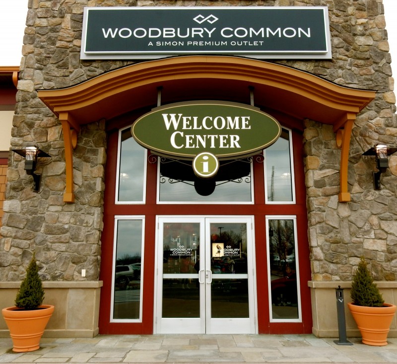 Welcome Center, Woodbury Common Premium Outlets