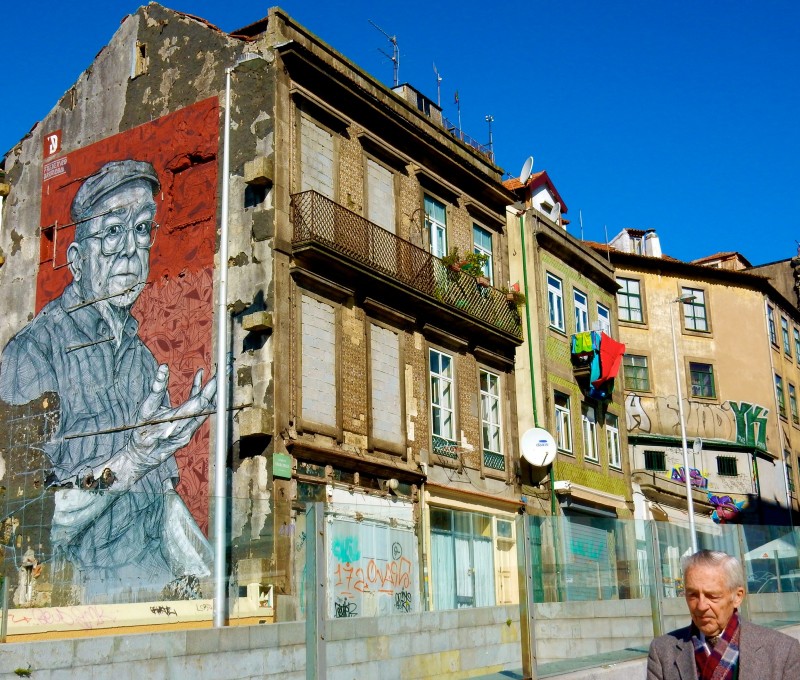 Porto Mural with inadvertent subject, Portugal