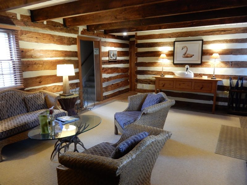 Lake Cottage living room, Airlie Resort VA