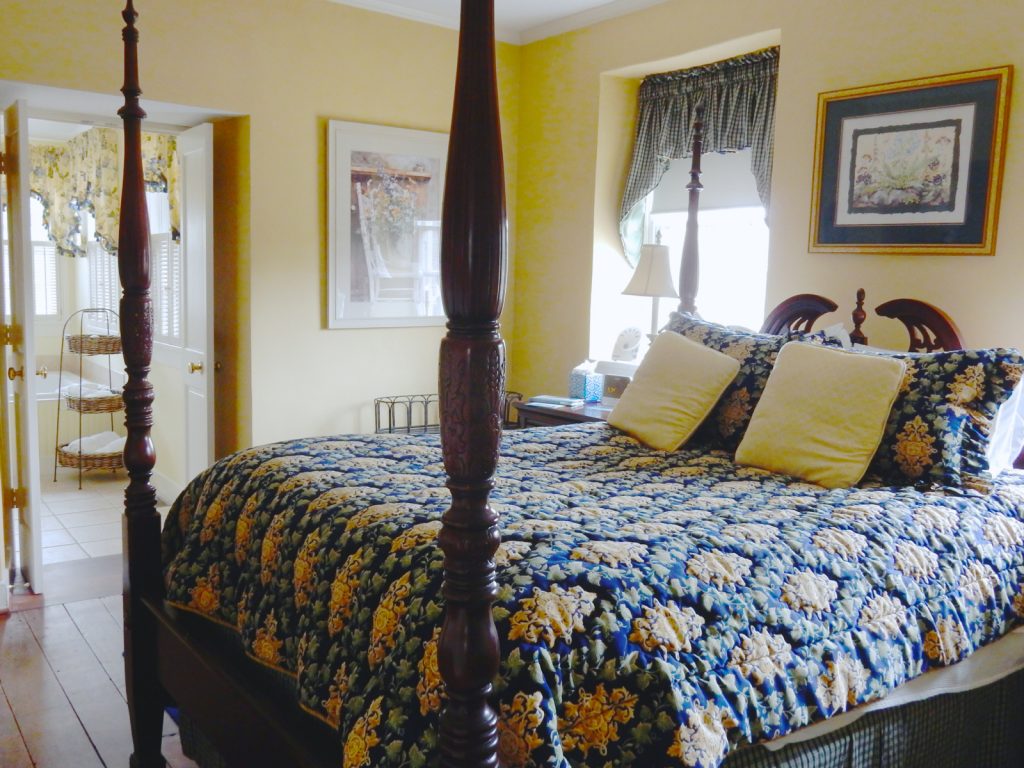 Rooms - Wayside Inn