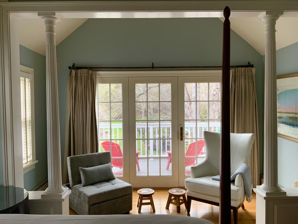 Guest room at Four Columns Inn VT