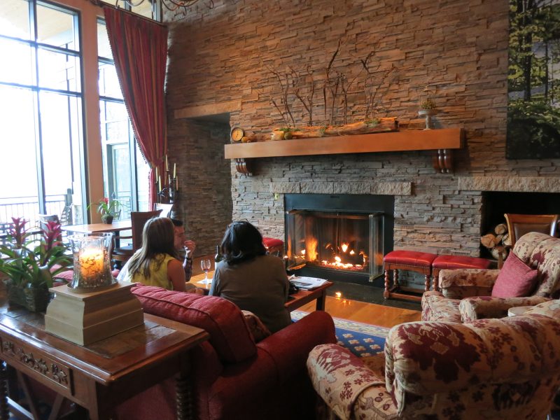 Living Room, Lodge at Woodloch, PA #VisitPA @getawaymavens