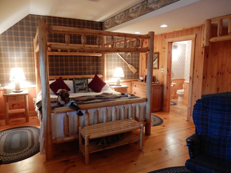 Log Pine Four Poster Bed, Cedar Glen Room, Rabbit Hill Inn, VT
