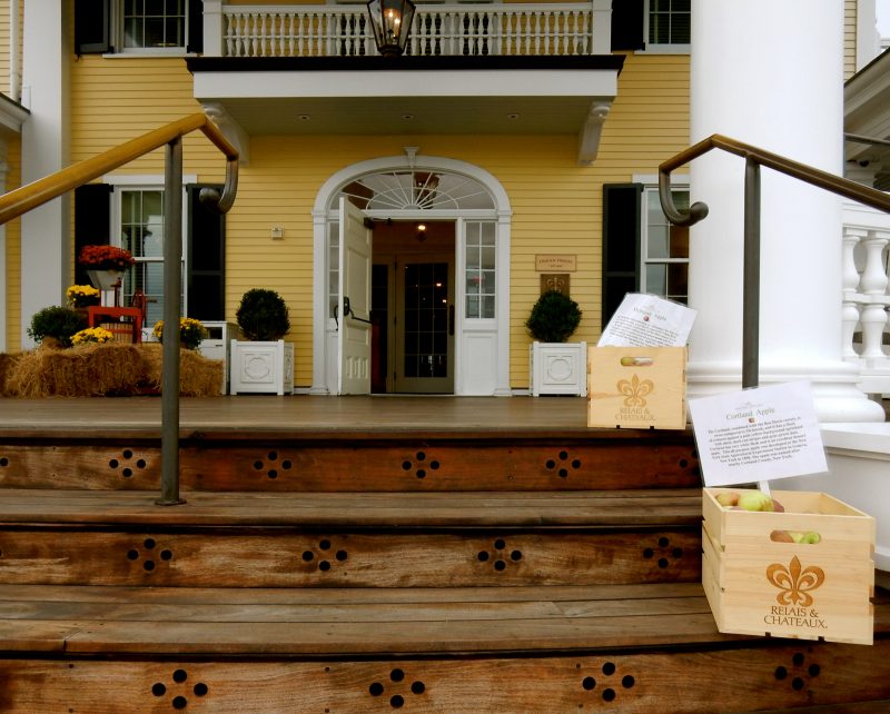ocean-house-front-porch-watch-hill-ri