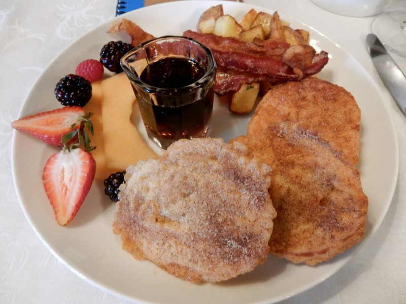 french-toast-rolls-stirling-guest-hotel-reading-pa