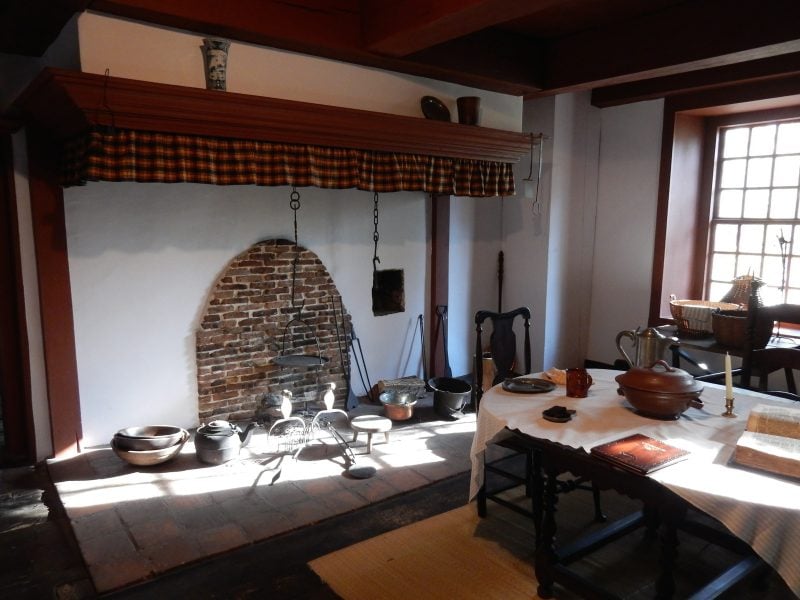 jambless-fireplace-historic-huguenot-street-new-paltz-ny