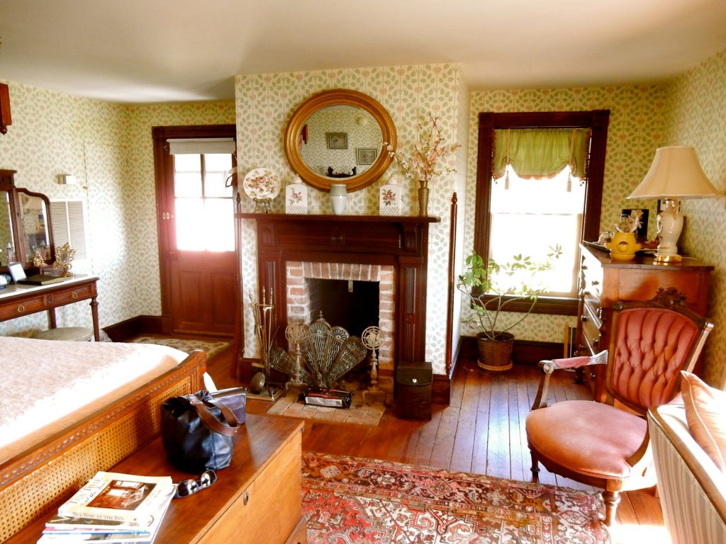 Guestroom, Whitehaven Hotel, MD