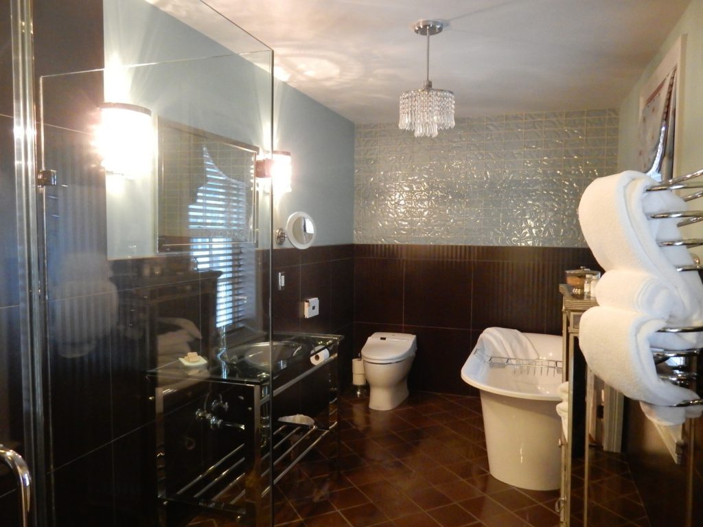 Bathroom, Nick and Nora, Inn Boonsboro MD