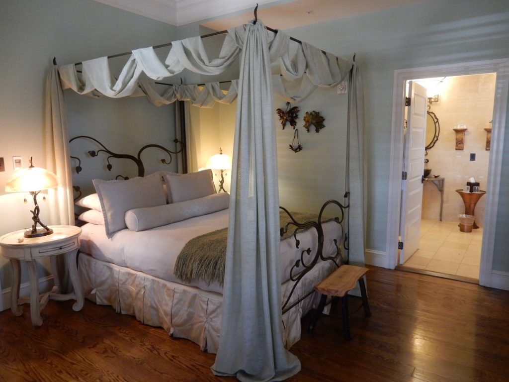 Titania and Oberon Room, Inn Boonsboro MD