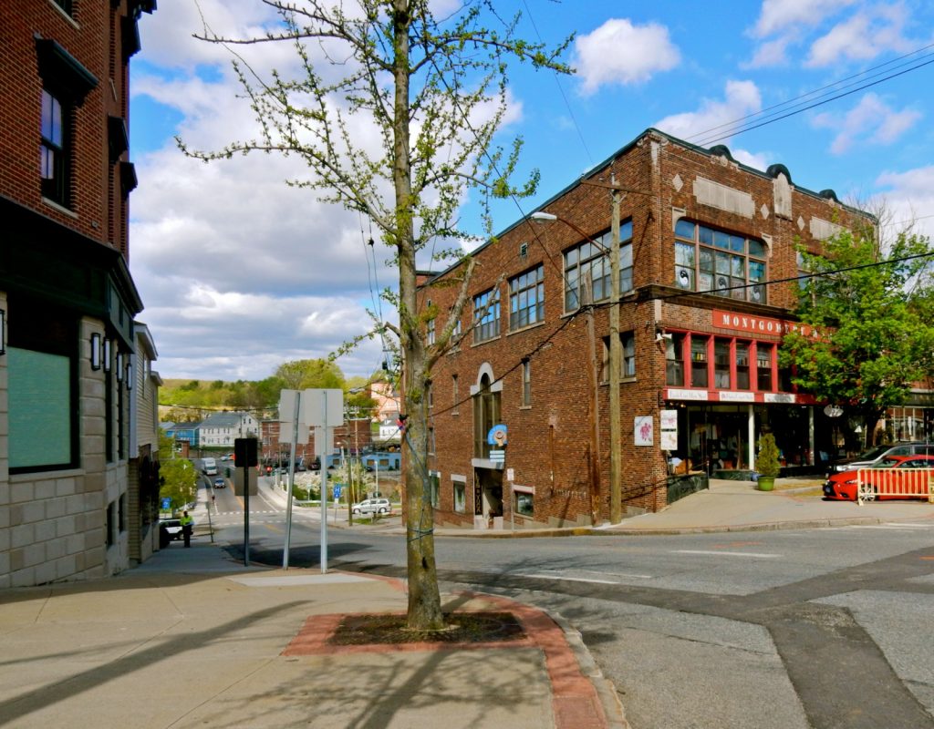 Montgomery Ward Building, Putnam CT