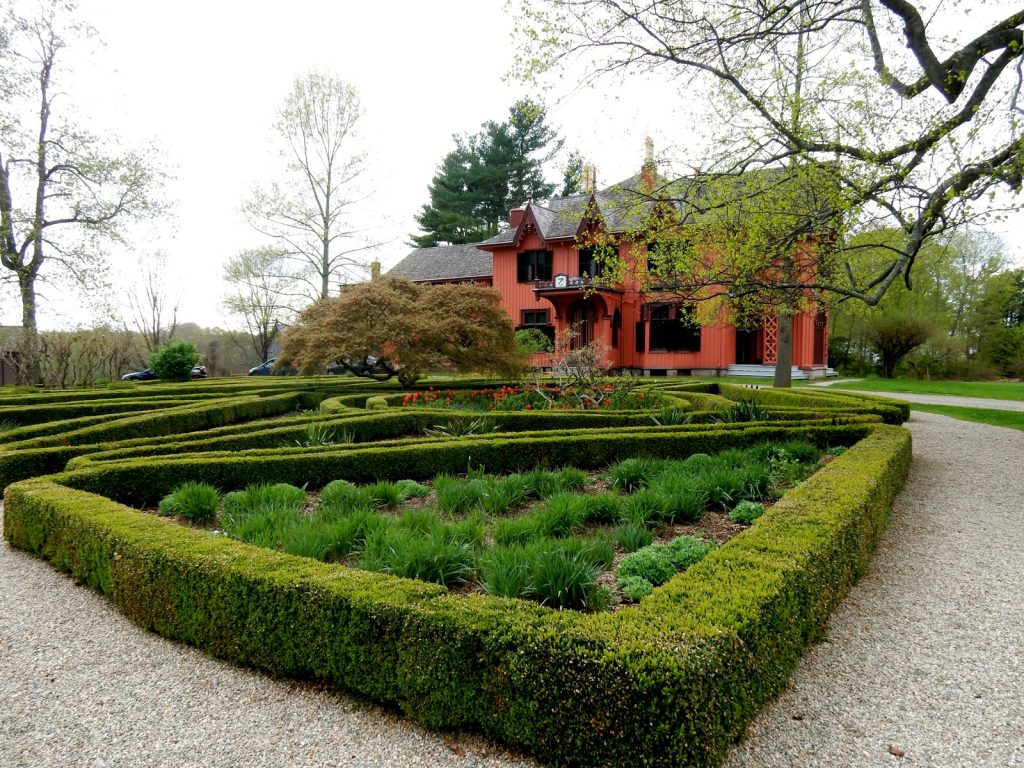 English Box Garden and Roseland Cottage Woodstock CT