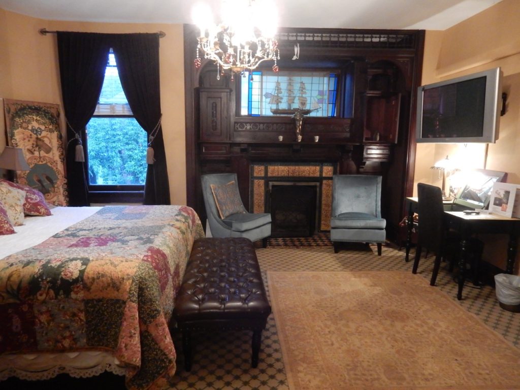 Baronial guestroom, Vandiver Inn, Havre de Grace MD