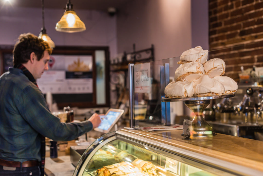 Giant meringues - Almondine Bakery