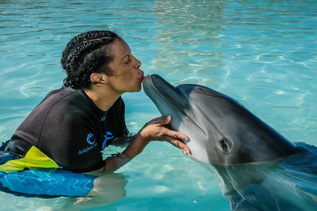 Dolphin Kiss - Nassau Bahamas