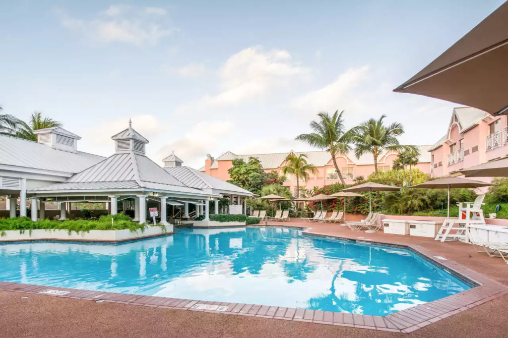 Comfort Suites Paradise Island Pool