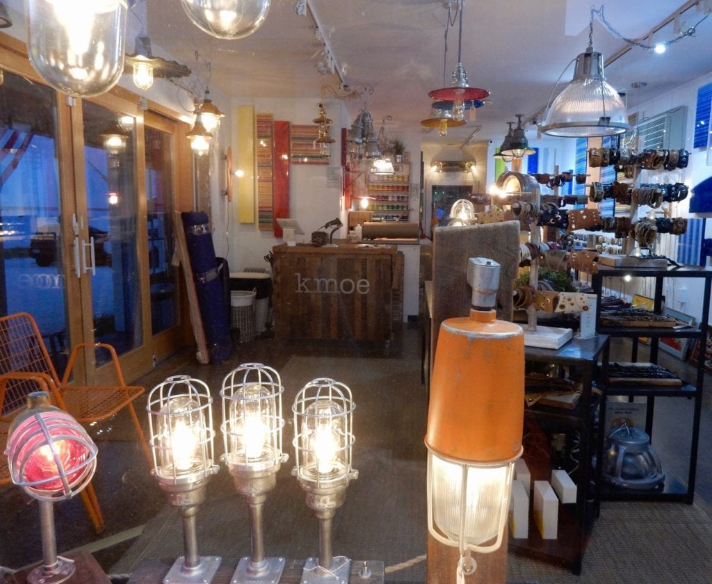 Kmoe store interior
