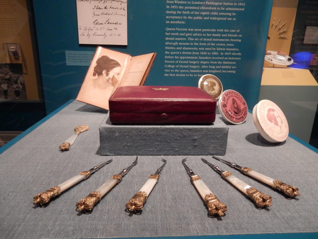 Queen Victoria Teeth Scaling Set National Museum of Dentistry Baltimore MD