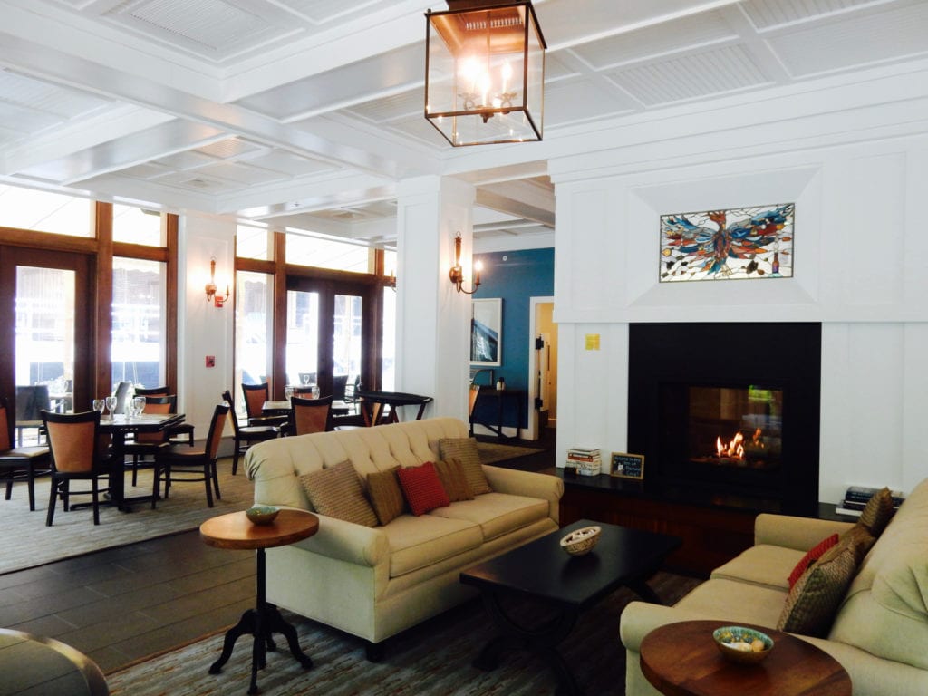 Lobby Inn at Diamond Cove ME