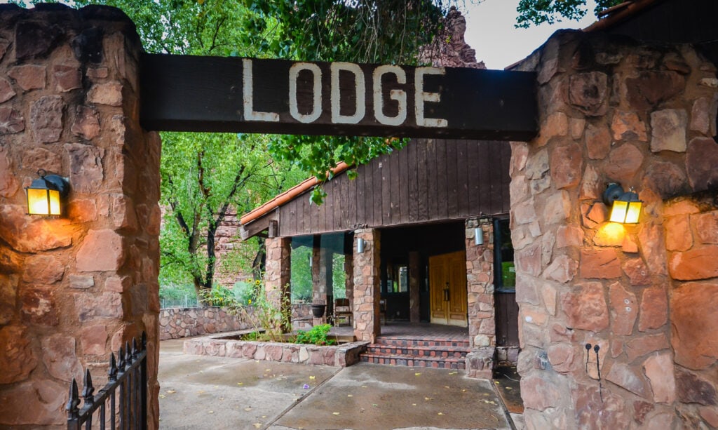 Entrance to Supai Lodge.