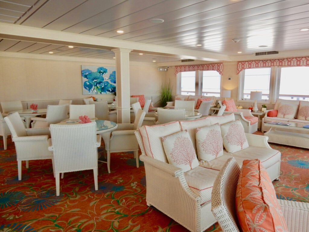 Sky Lounge American Cruise Lines Constitution