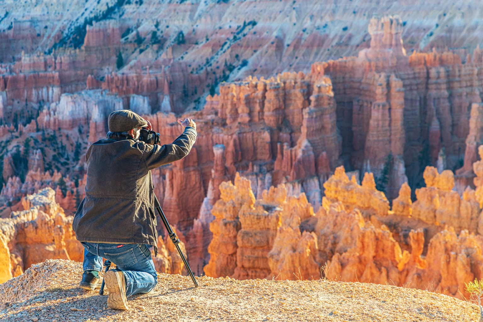 John Aranas sets up his tripod at Bryce Canyon on a Southwest Photography Workshop.
