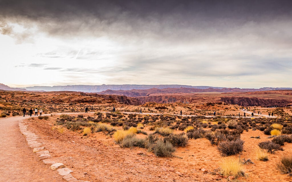 Paved trail to Horseshoe Bend.