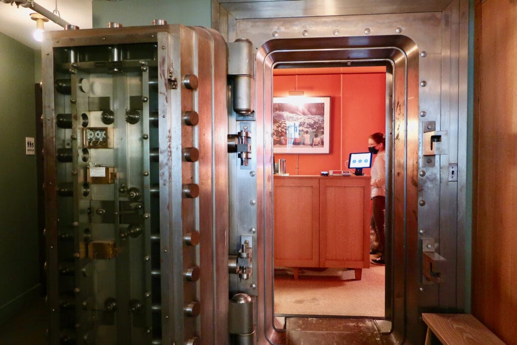 Kinsley-Hotel-Bank-Vault-Reception-Kingston-NY