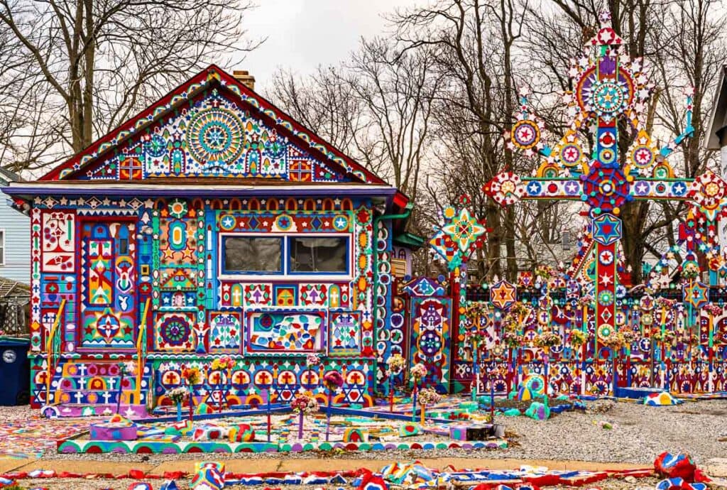 Colorful roadside attraction--Prophet Isaiah House--in Niagara Falls NY