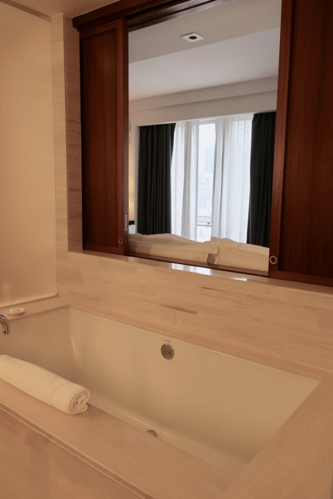 Bathtub to bed access at Langham NY