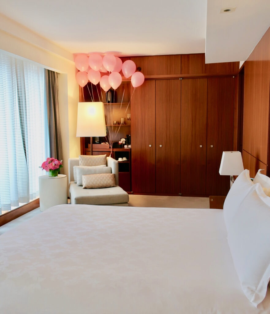 Langham Hotel Deluxe King With Celebrate The Everyday Balloons