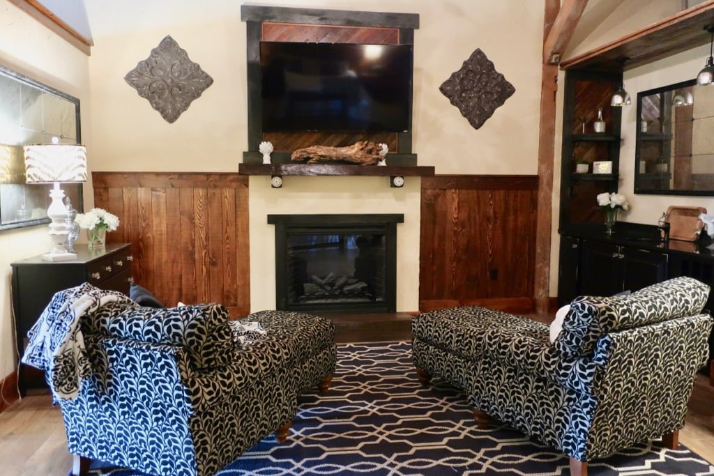 Chais lounges face fireplace Diamond Suite Rusty Rail Suites PA