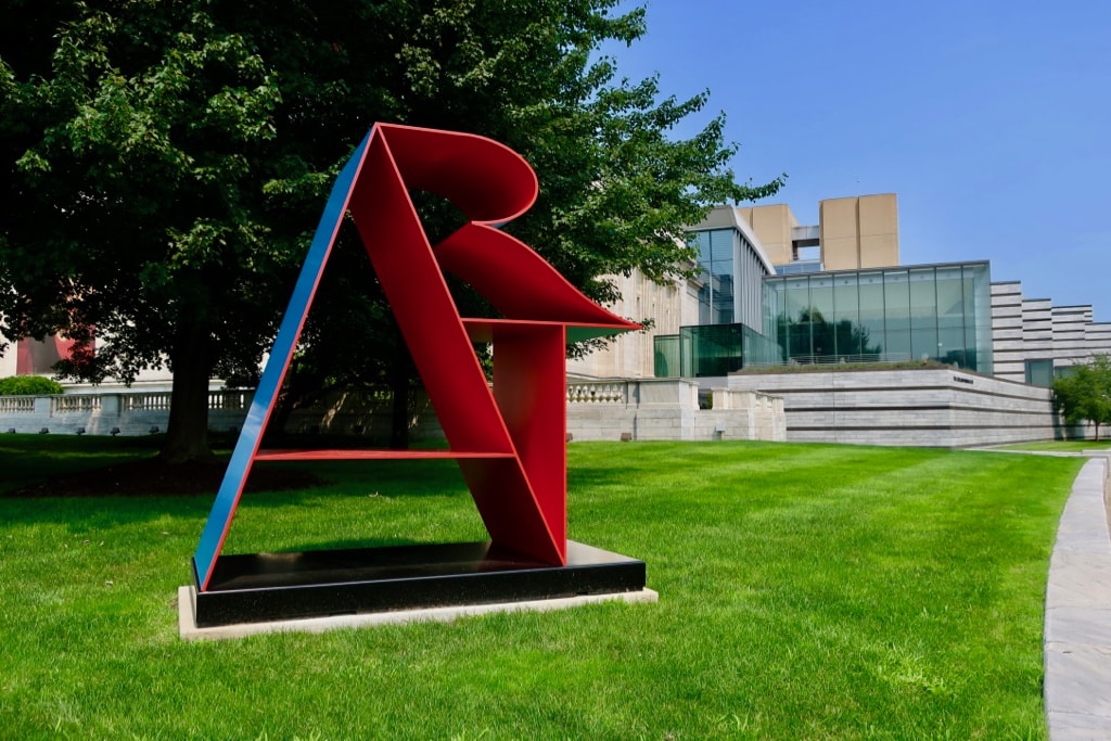 ART sculpture outside of Cleveland Museum of Art