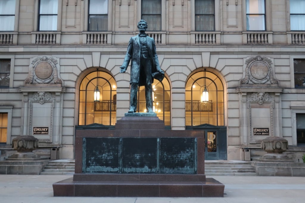 Drury Plaza Hotel Abe Lincoln Statue Cleveland OH