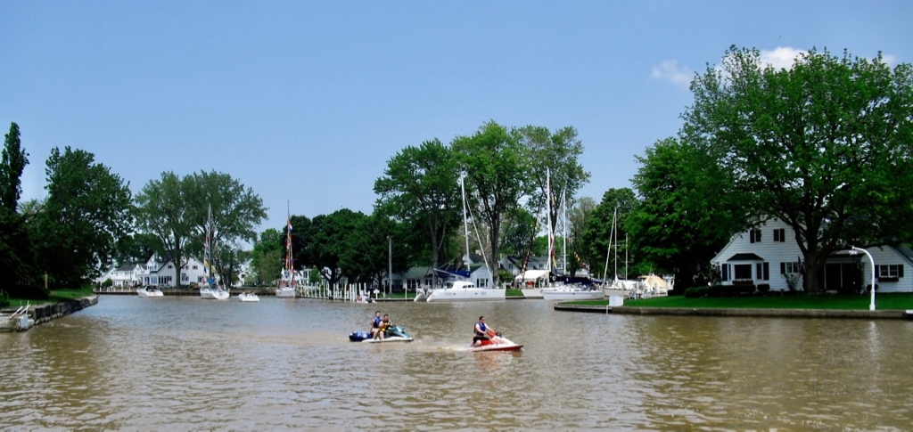 Jet Skis on Vermiion OH Canals