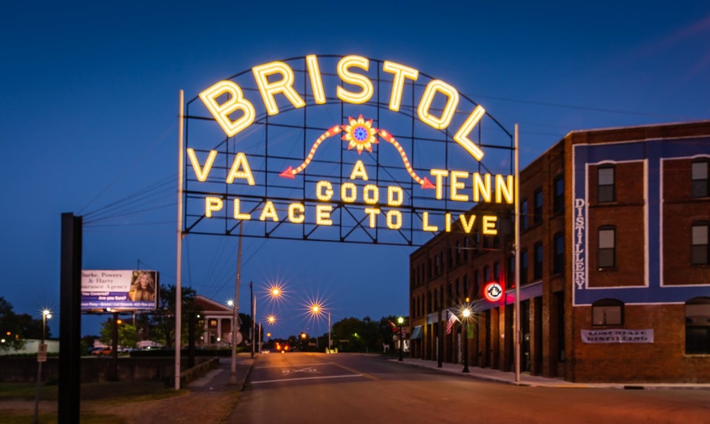 Bristol VA - Tenn - A Good Place to Live Neon Sign