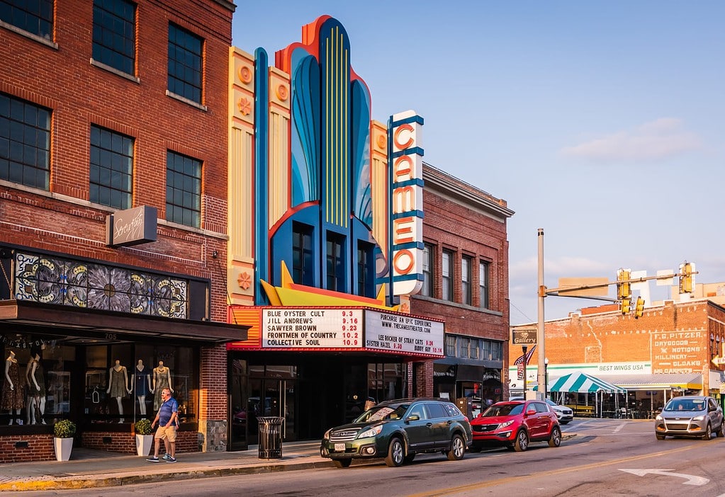 Exterior of newly renovated Cameo Theater in Bristol VA.