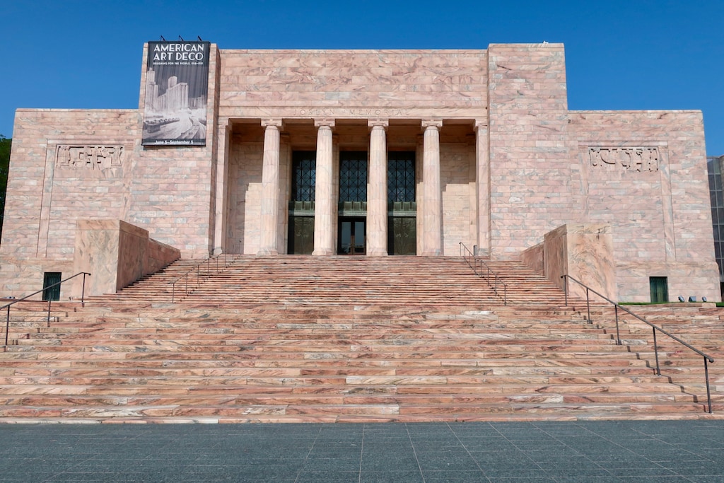 Exterior of pink marble Joslyn Museum Omaha NE