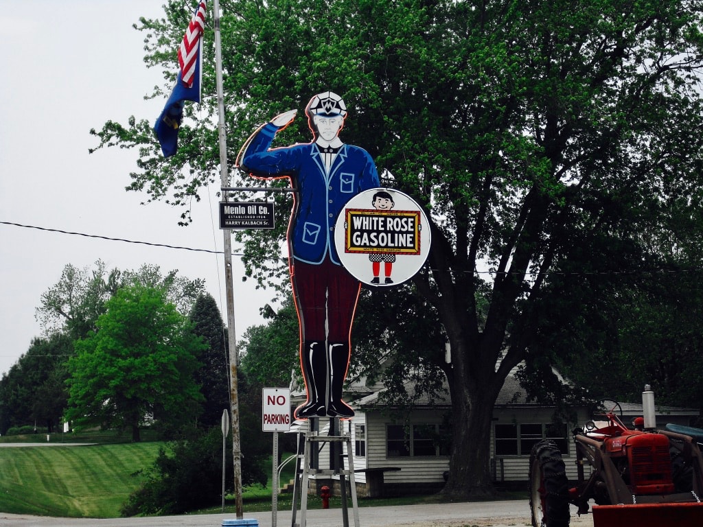 Menlo Iowa greeting sign