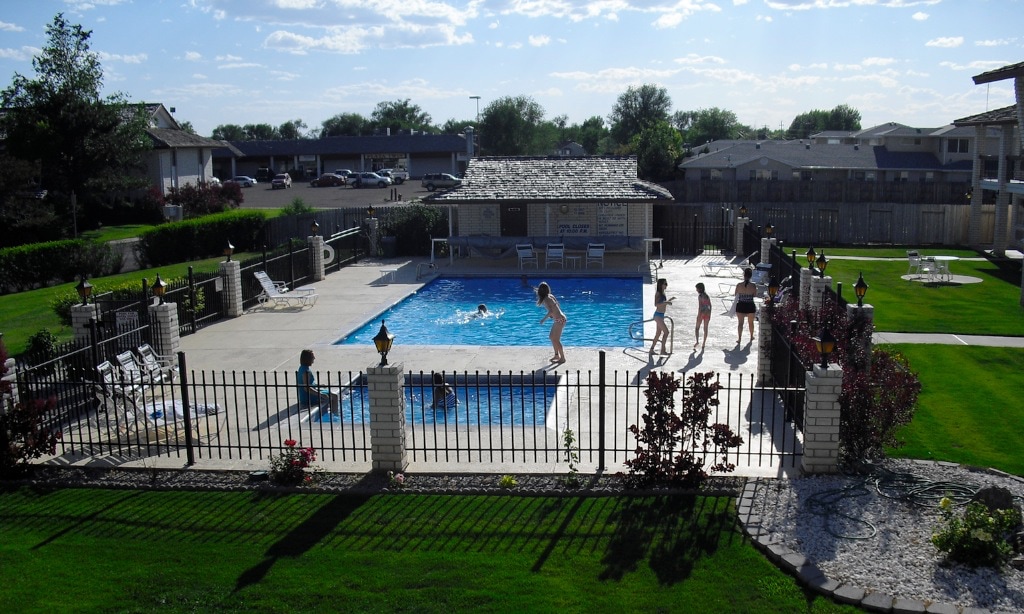 Beautifully landscaped Pool at Days Inn Delta Utah