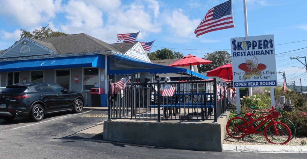 Skippers Restaurant exterior Niantic CT